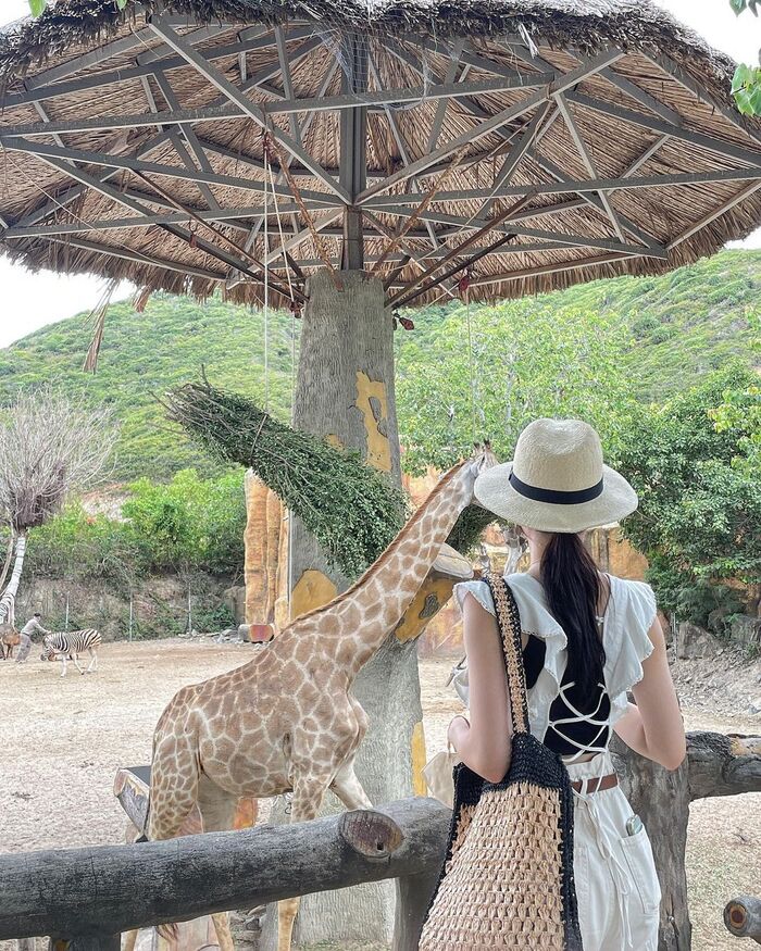 “Quẩy thả ga” và check-in ‘mệt nghỉ’ tại các địa điểm du lịch Tết ở Nha Trang “Quẩy thả ga” và check-in ‘mệt nghỉ’ tại các địa điểm du lịch Tết ở Nha Trang